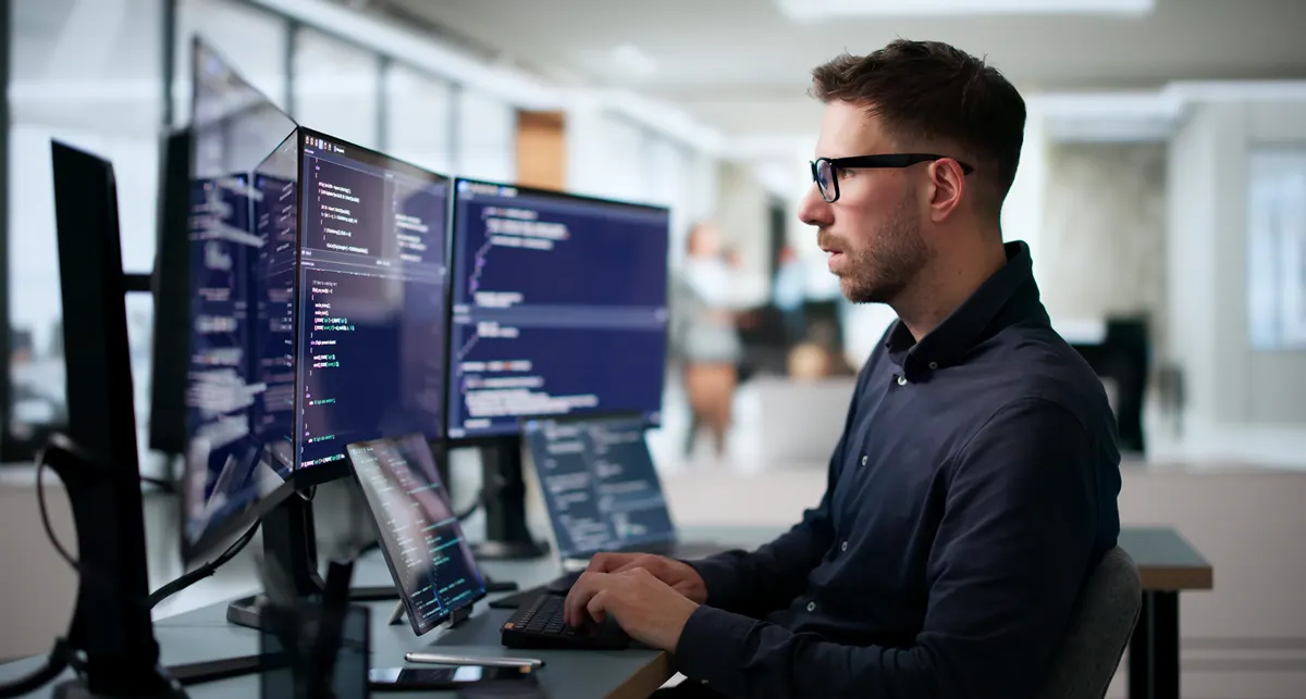 NSM hever cyberrisikonivået til høyt – er løsningen din trygg nok? I dag hevet Nasjonal sikkerhetsmyndighet (NSM) det nasjonale cyberrisikonivået fra moderat til høyt. Vellykkede dataangrep mot norske virksomheter er tredoblet det siste halvåret.